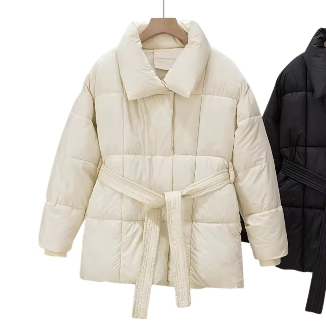 Pikowana damska kurtka z paskiem