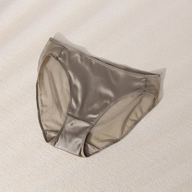 Jedwabny komplet biustonosz i majtki