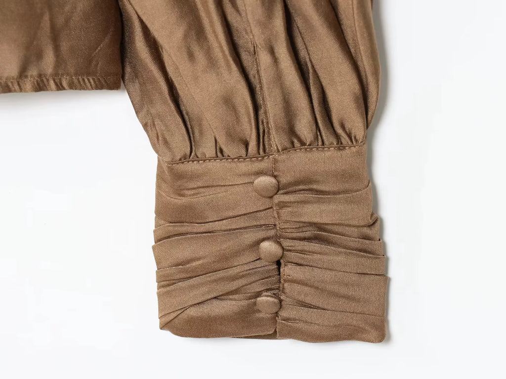 Drapowana bluzka koszula z satynowym wykończeniem