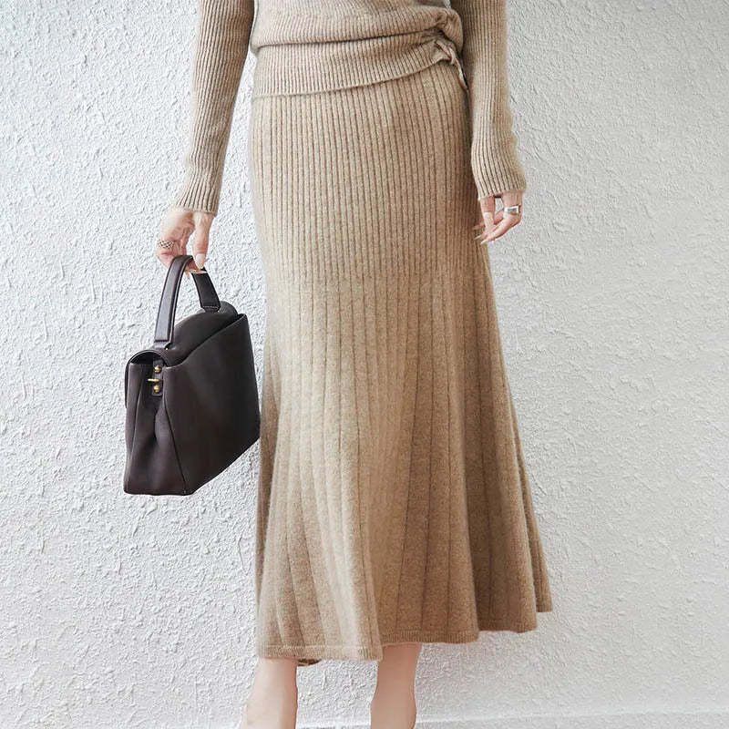 Prążkowana spódnica midi 100% wełny