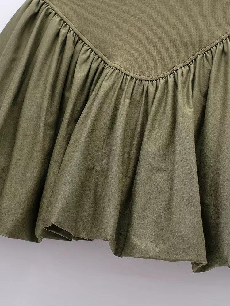 Minimalistyczna sukienka na ramiączkach