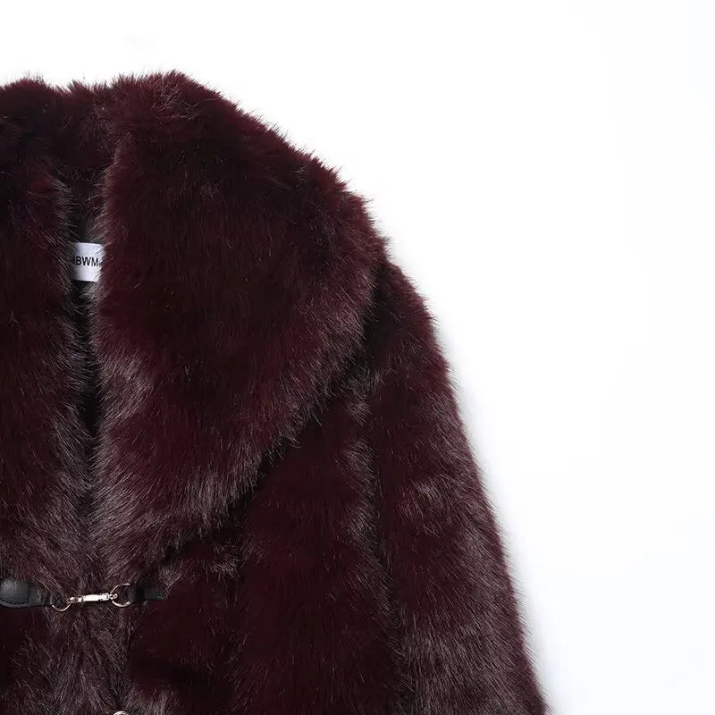 Bordowe sztuczne futerko z kołnierzem