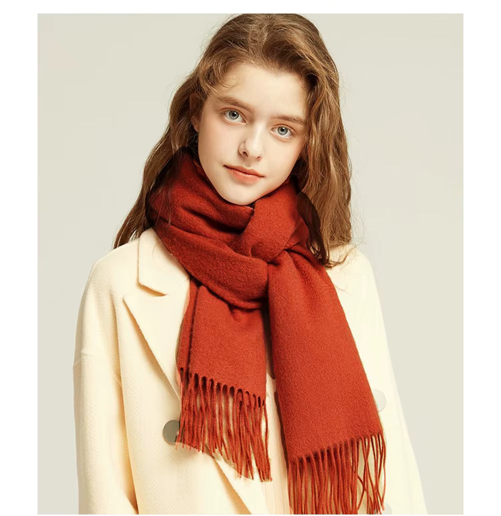 Wełniany szalik z frędzlami