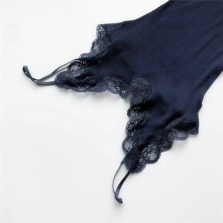 Jedwabny top na ramiączkach z koronką