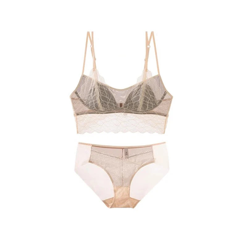 Jedwabny komplet bielizny z koronką