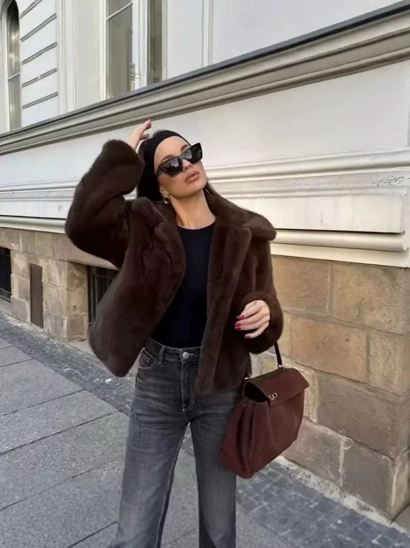 Czekoladowe sztuczne futerko