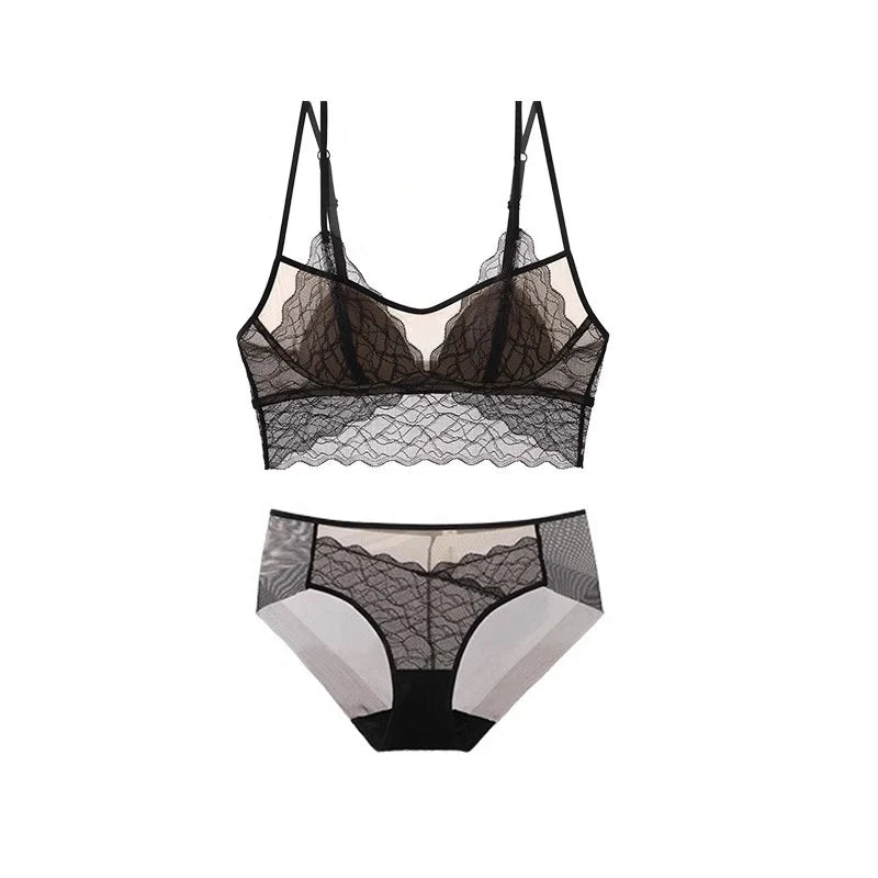 Jedwabny komplet bielizny z koronką