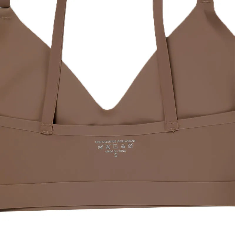 Minimalistyczny zestaw elastycznej bielizny