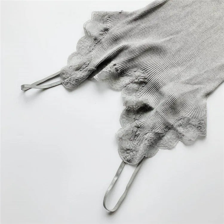 Jedwabny top na ramiączkach z koronką