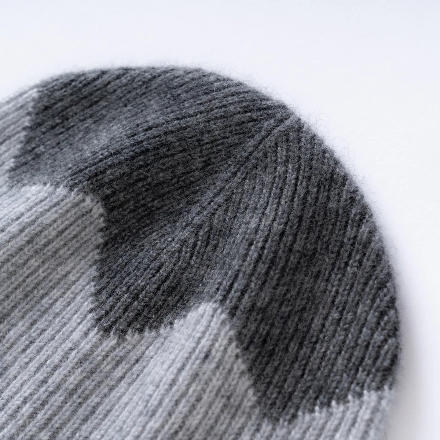 Dwukolorowa kaszmirowa czapka beanie