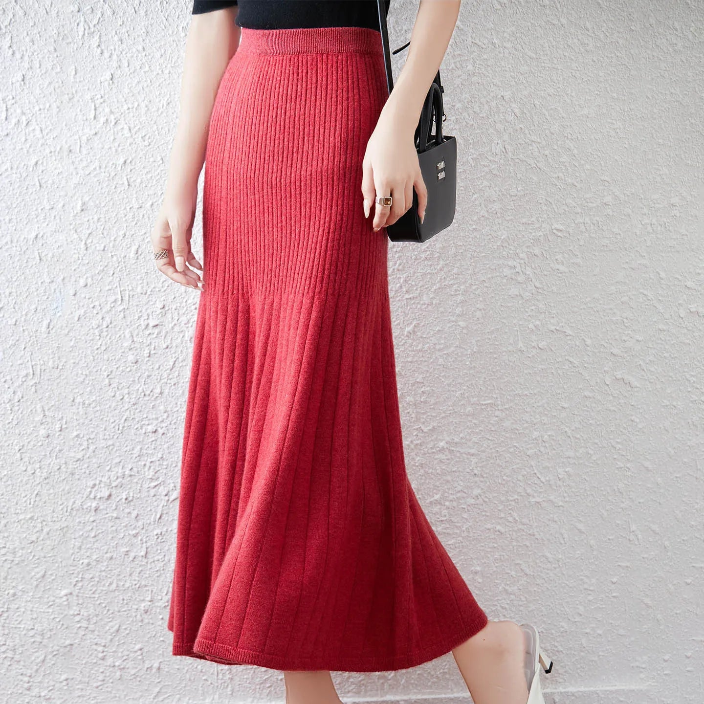 Prążkowana spódnica midi 100% wełny