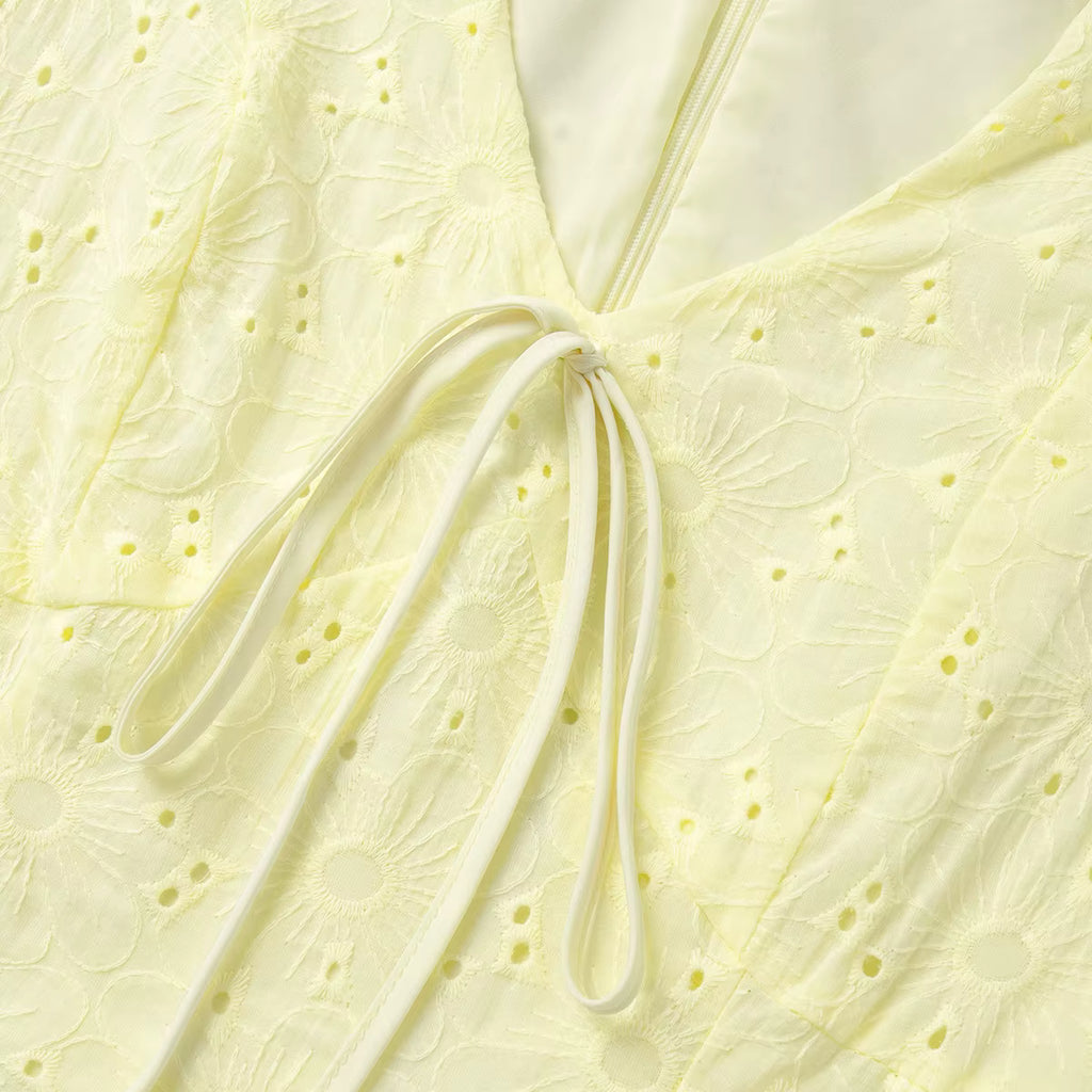 Żółta bawełniana sukienka z ażurowym haftem