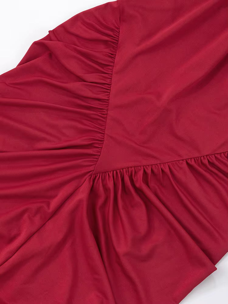 Długa czerwona sukienka wieczorowa z rozcięciem