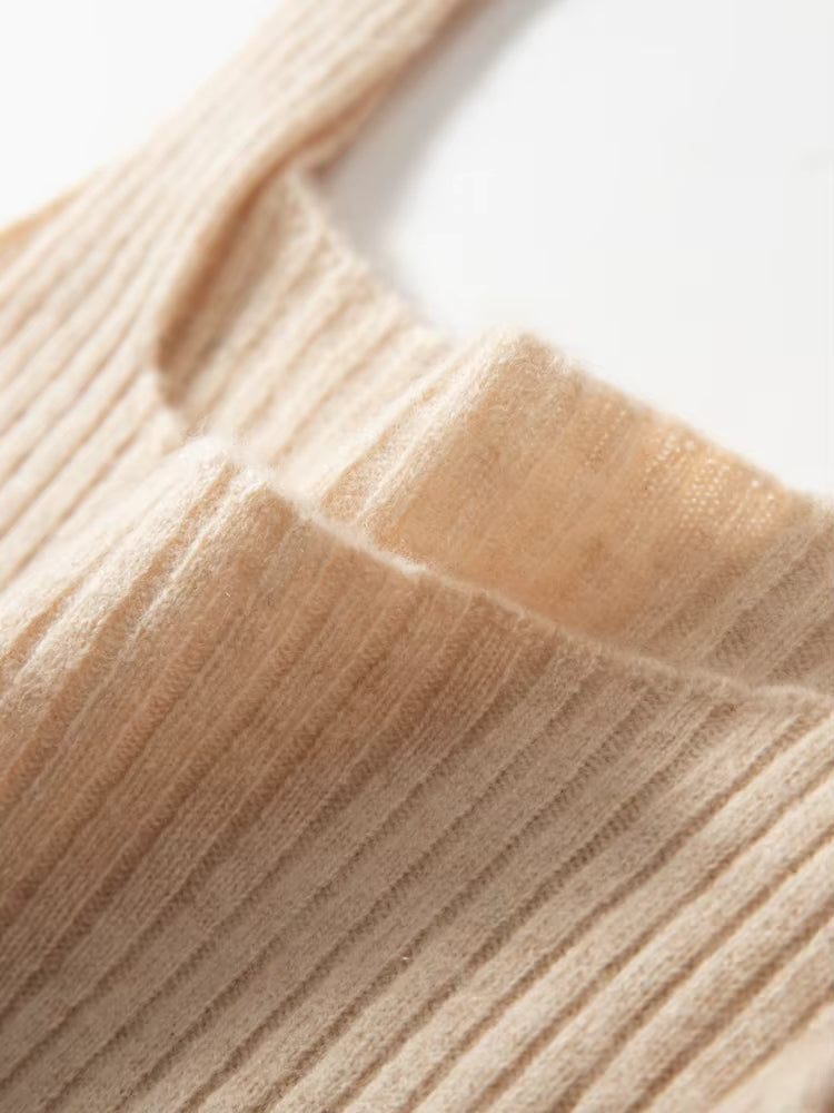 Kaszmirowy top na ramiączkach