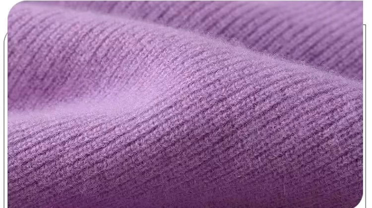 Fioletowy wełniany sweter z dekoltem w serek