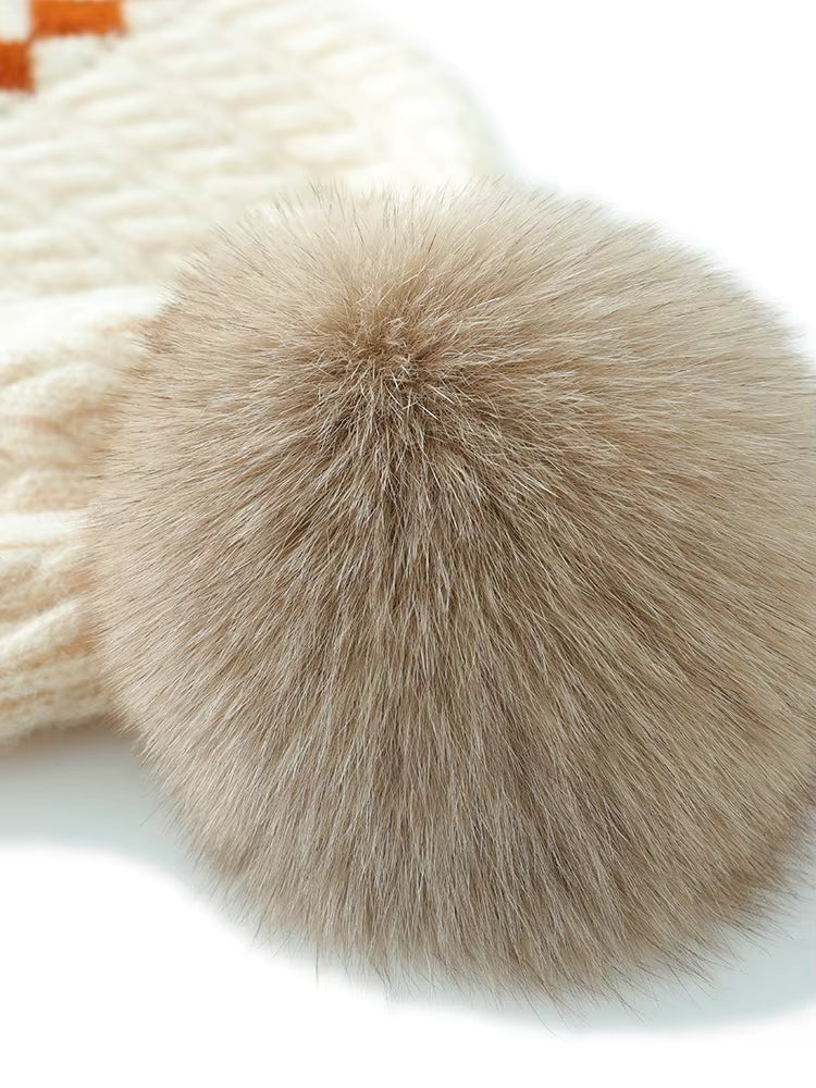 Wełniana czapka z pomponem