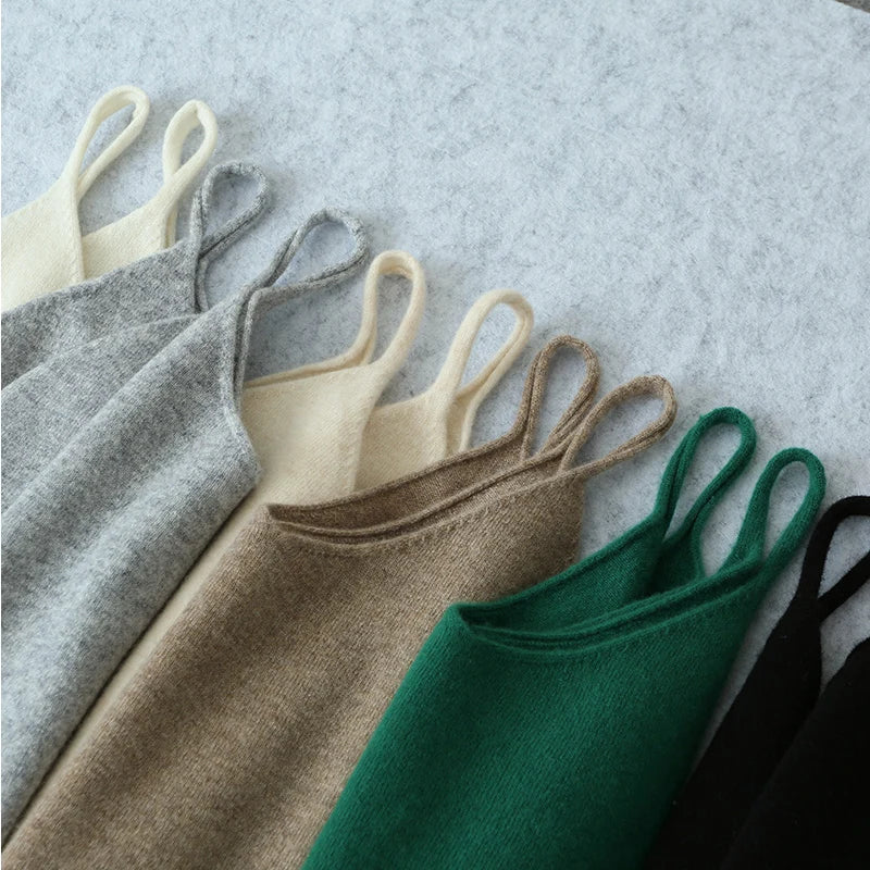 Wełniana bluzka na ramiączkach