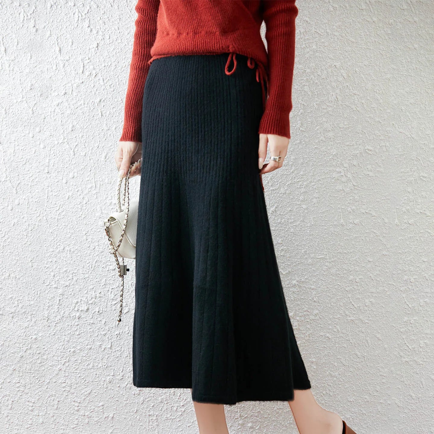 Prążkowana spódnica midi 100% wełny