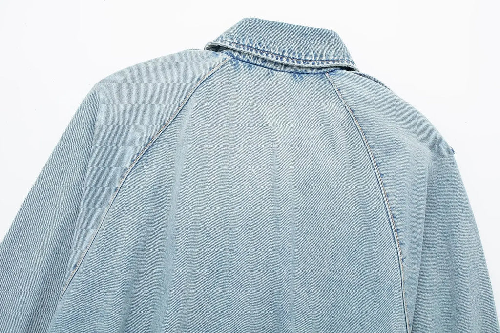 Krótka kurtka jeansowa z paskiem