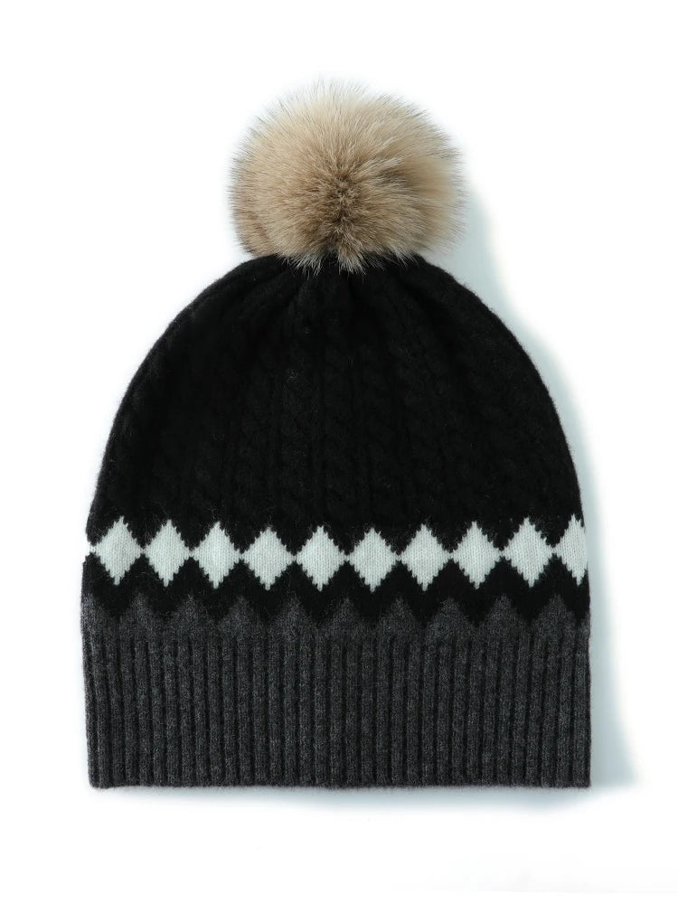Wełniana czapka z pomponem