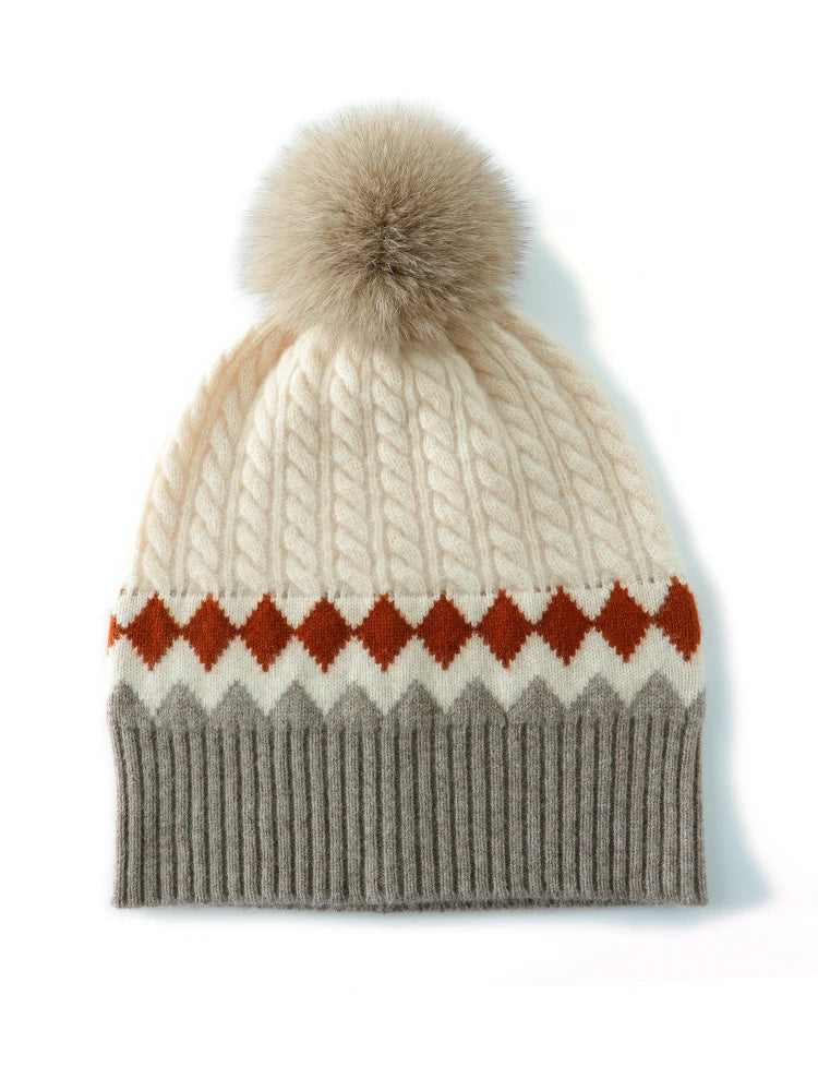 Wełniana czapka z pomponem